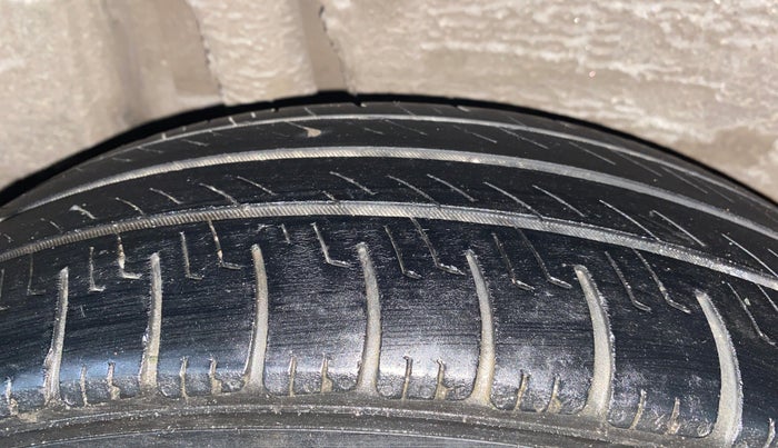 2017 Maruti Dzire VDI, Diesel, Manual, 78,458 km, Right Rear Tyre Tread