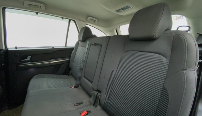 2017 Tata Hexa Varicor 400 XM, Diesel, Manual, Right Side Rear Door Cabin