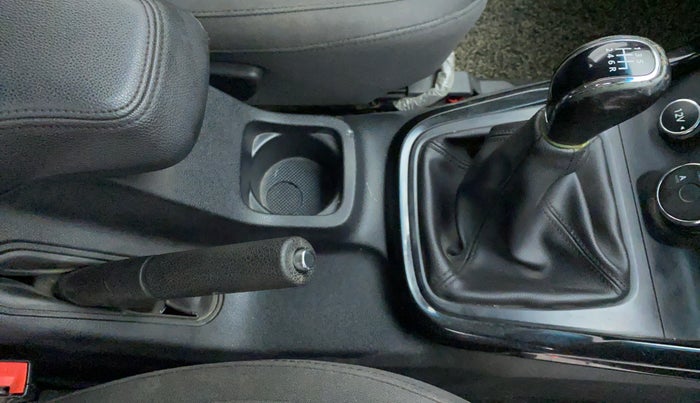 2017 Tata Hexa Varicor 400 XM, Diesel, Manual, Gear Lever