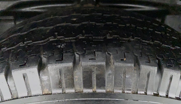 2017 Tata Hexa Varicor 400 XM, Diesel, Manual, Right Front Tyre Tread