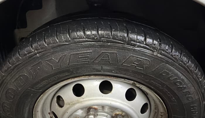 2017 Hyundai Eon ERA + SE, Petrol, Manual, 83,628 km, Left Front Tyre Tread