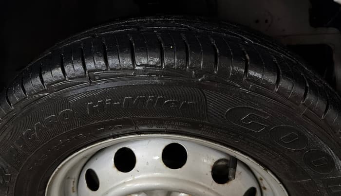 2017 Hyundai Eon ERA + SE, Petrol, Manual, 83,628 km, Right Front Tyre Tread