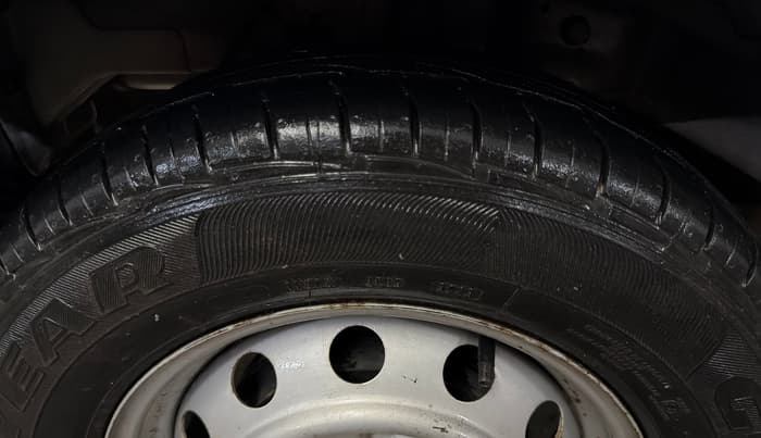 2017 Hyundai Eon ERA + SE, Petrol, Manual, 83,628 km, Right Rear Tyre Tread