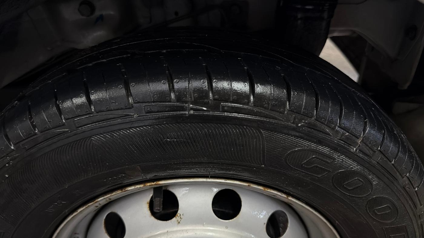2017 Hyundai Eon ERA + SE, Petrol, Manual, 83,628 km, Left Rear Tyre Tread