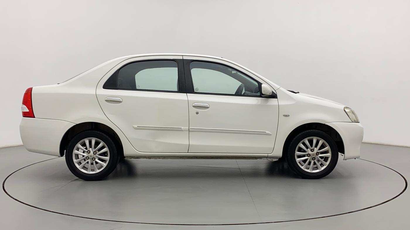 2011 Toyota Etios V, Petrol, Manual, 1,06,052 km, Right Side View