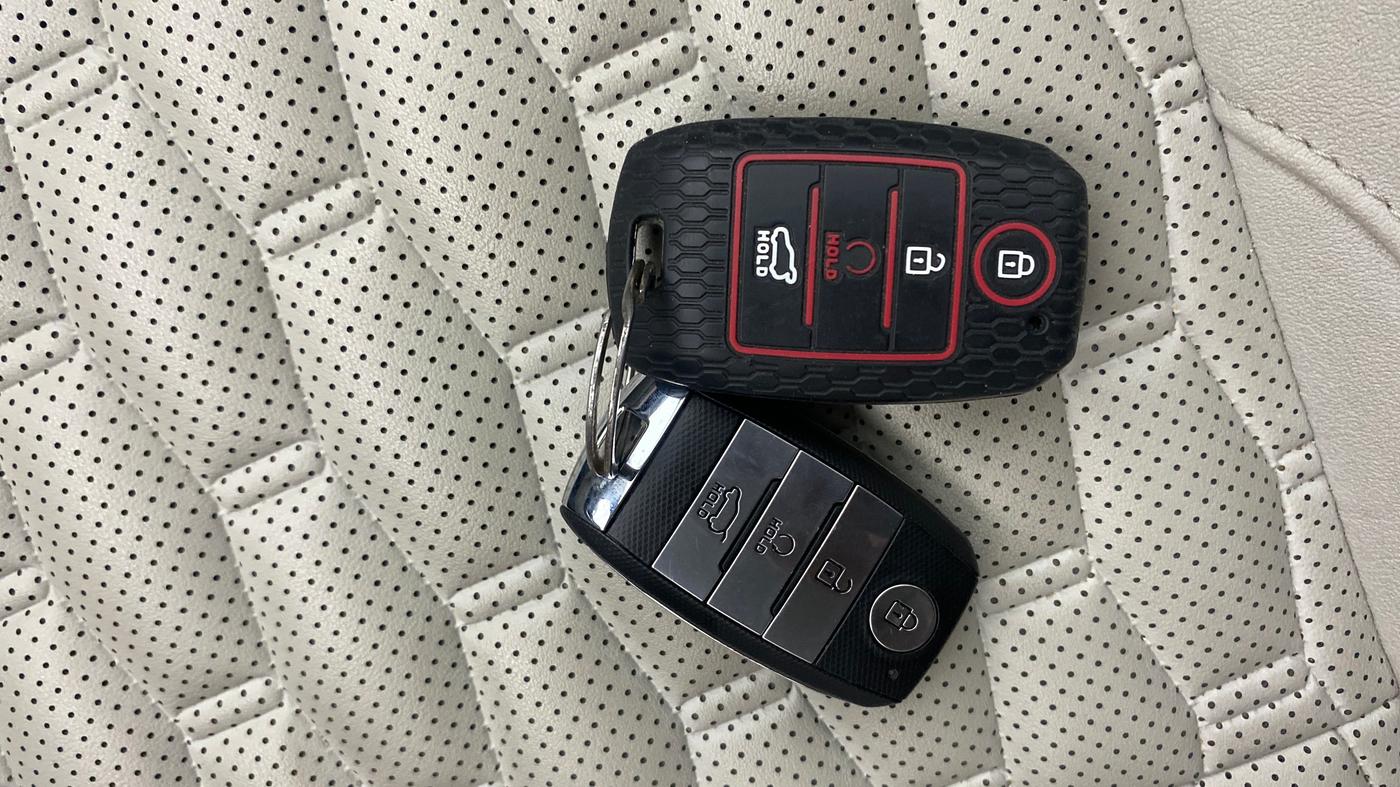 2023 KIA SELTOS HTX IVT, Petrol, Automatic, 21,553 km, Key Close Up