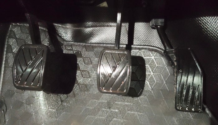 2022 Maruti Baleno DELTA PETROL 1.2, Petrol, Manual, 29,215 km, Pedals