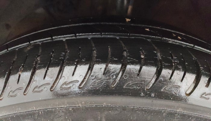 2022 Maruti Baleno DELTA PETROL 1.2, Petrol, Manual, 29,215 km, Left Front Tyre Tread