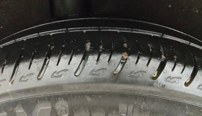 2022 Maruti Baleno DELTA PETROL 1.2, Petrol, Manual, 29,215 km, Right Rear Tyre Tread
