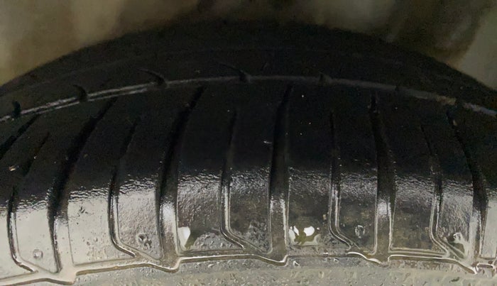 2014 Honda Amaze 1.2L I-VTEC E, CNG, Manual, 82,786 km, Left Rear Tyre Tread