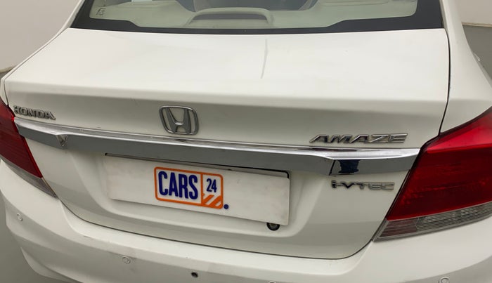 2014 Honda Amaze 1.2L I-VTEC E, CNG, Manual, 82,786 km, Dicky (Boot door) - Minor scratches