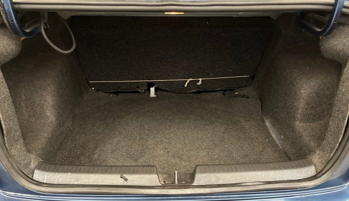 2018 Volkswagen Ameo TRENDLINE 1.0L, Petrol, Manual, 61,598 km, Boot Inside