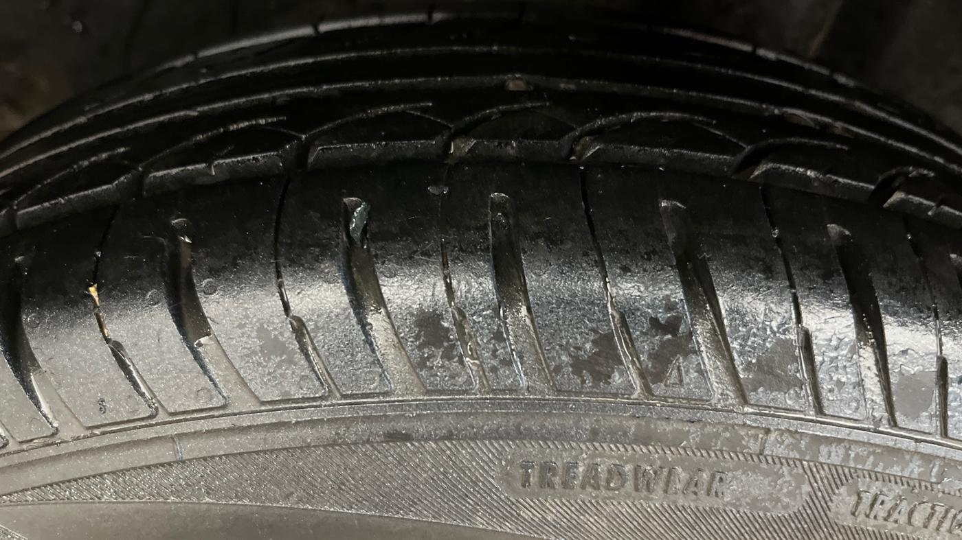 2018 Volkswagen Ameo TRENDLINE 1.0L, Petrol, Manual, 61,598 km, Left Rear Tyre Tread