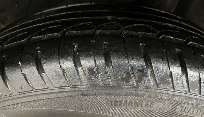 2018 Volkswagen Ameo TRENDLINE 1.0L, Petrol, Manual, 61,598 km, Left Rear Tyre Tread