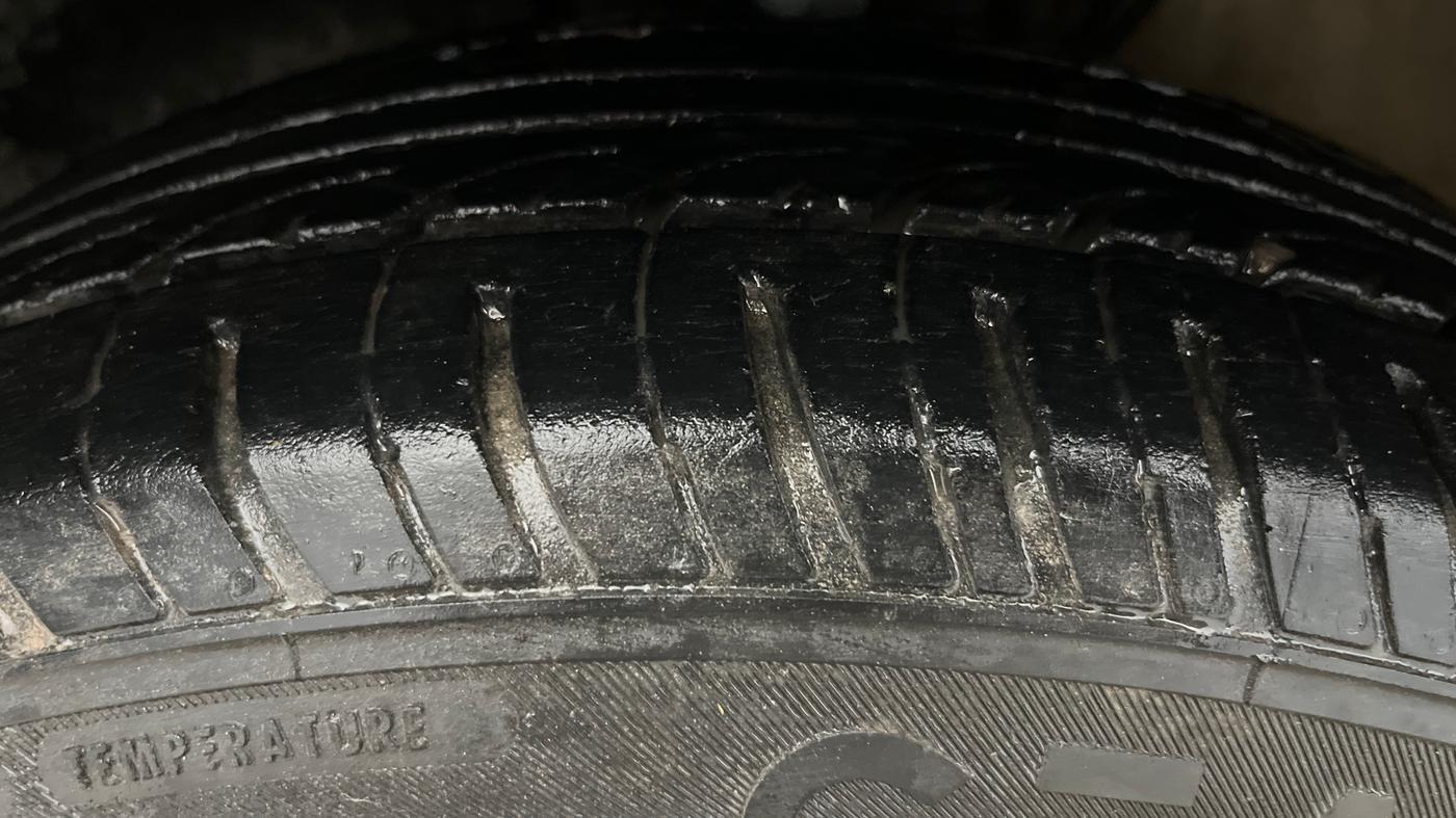 2018 Volkswagen Ameo TRENDLINE 1.0L, Petrol, Manual, 61,598 km, Left Front Tyre Tread