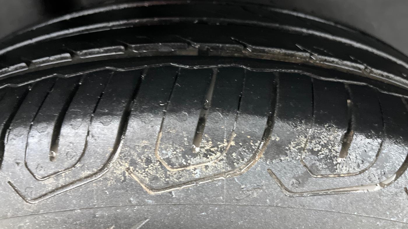 2018 Volkswagen Ameo TRENDLINE 1.0L, Petrol, Manual, 61,598 km, Right Rear Tyre Tread
