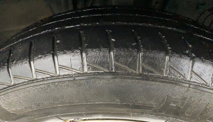 2022 Renault TRIBER RXL MT, Petrol, Manual, 51,342 km, Right Front Tyre Tread