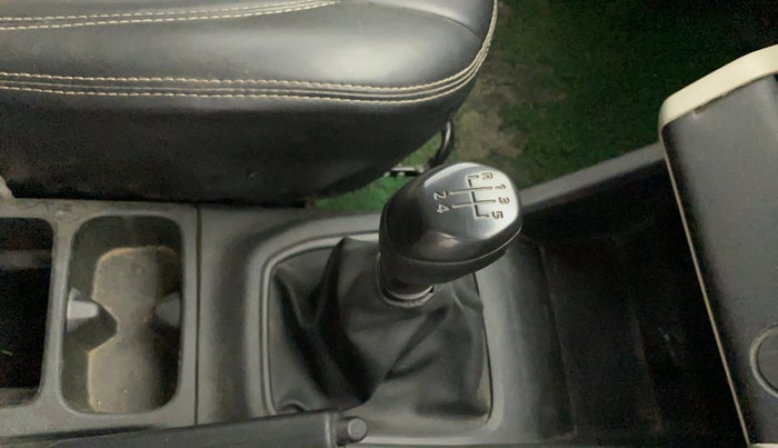 2022 Renault TRIBER RXL MT, Petrol, Manual, 51,342 km, Gear Lever