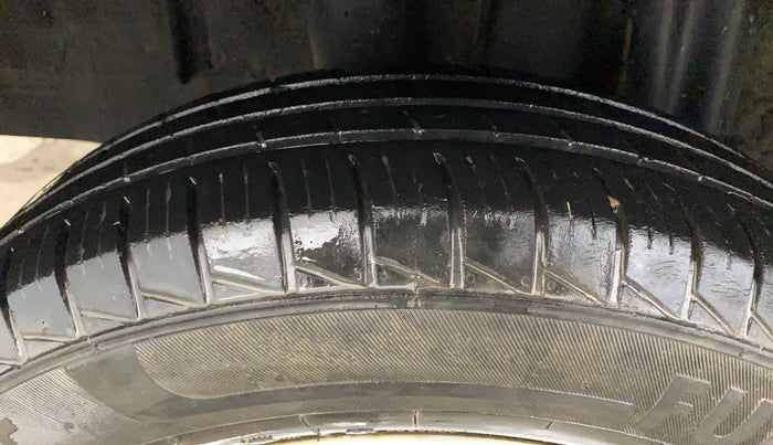 2022 Renault TRIBER RXL MT, Petrol, Manual, 51,342 km, Right Rear Tyre Tread