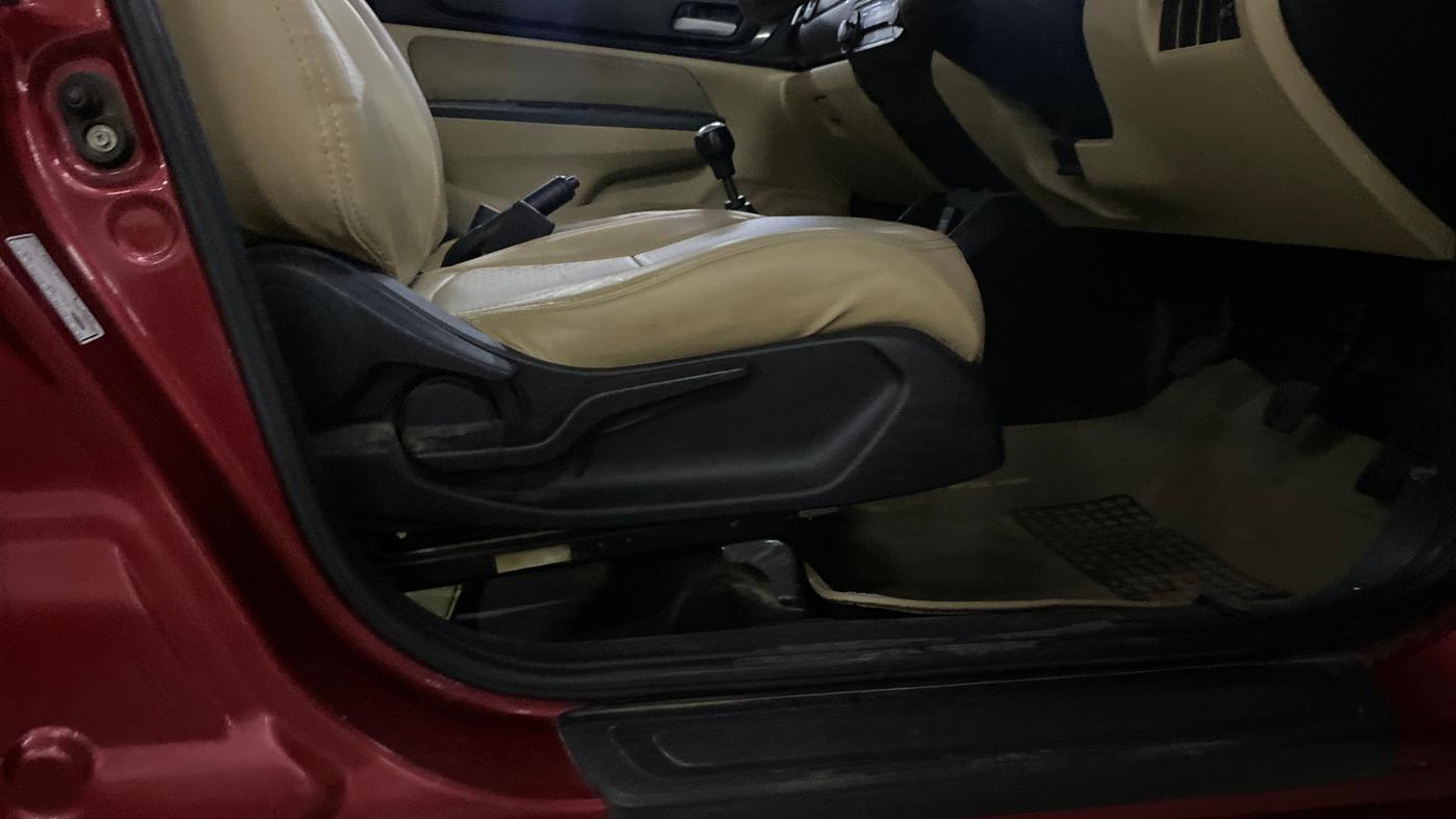 2018 Honda Amaze 1.2L I-VTEC V, Petrol, Manual, 94,738 km, Driver Side Adjustment Panel