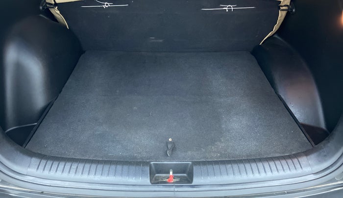 2019 Hyundai Creta 1.4 E PLUS CRDI, Diesel, Manual, 94,698 km, Boot Inside