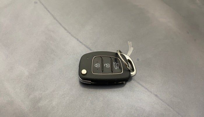 2016 Hyundai Elite i20 SPORTZ 1.2, Petrol, Manual, 74,311 km, Key Close Up