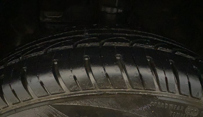 2016 Hyundai Elite i20 SPORTZ 1.2, Petrol, Manual, 74,311 km, Left Front Tyre Tread