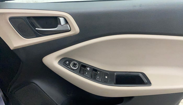 2016 Hyundai Elite i20 SPORTZ 1.2, Petrol, Manual, 74,311 km, Driver Side Door Panels Control