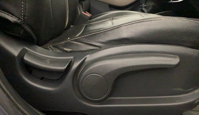 2016 Hyundai Elite i20 SPORTZ 1.2, Petrol, Manual, 74,311 km, Driver Side Adjustment Panel