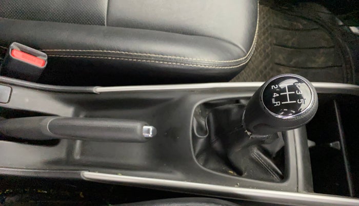 2016 Maruti Baleno DELTA PETROL 1.2, Petrol, Manual, 31,989 km, Gear Lever