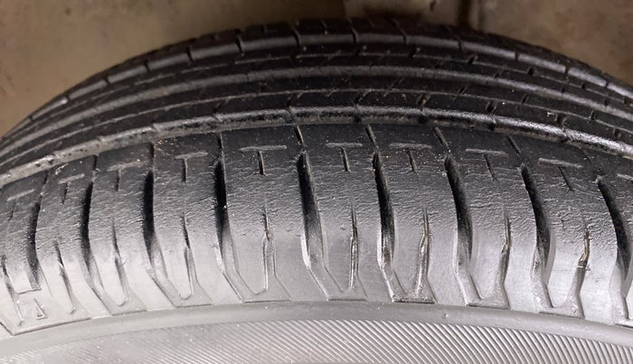 2011 Maruti Zen Estilo LXI, Petrol, Manual, 32,822 km, Left Front Tyre Tread