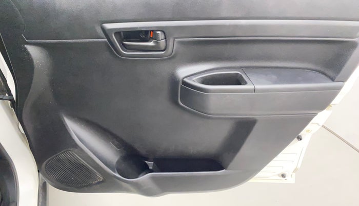 2020 Maruti S PRESSO VXI AMT, Petrol, Automatic, 23,902 km, Driver Side Door Panels Control