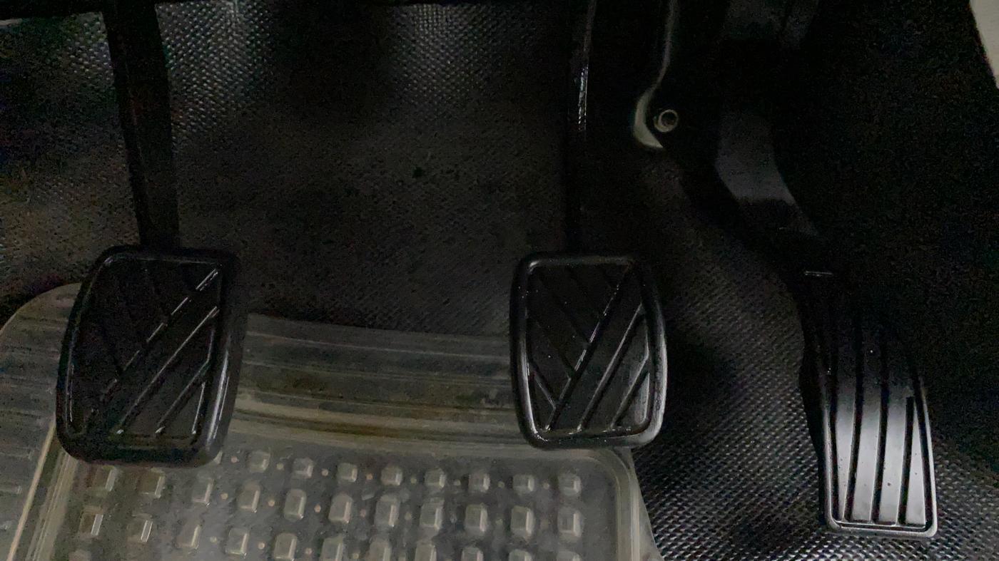 2017 Maruti Swift VXI OPT, Petrol, Manual, 65,752 km, Pedals