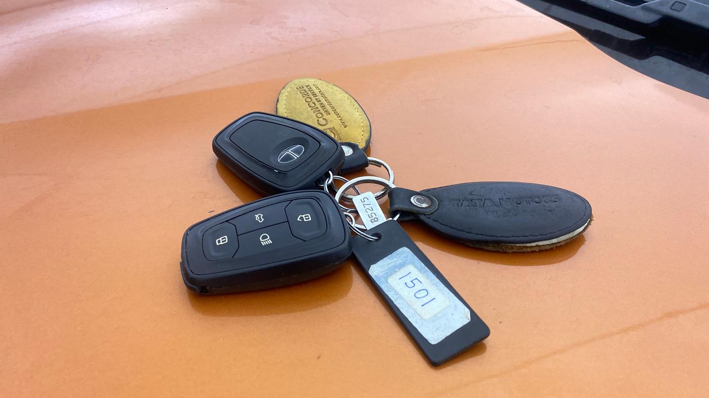 2019 Tata Harrier XZ 2.0L, Diesel, Manual, 1,14,262 km, Key Close Up