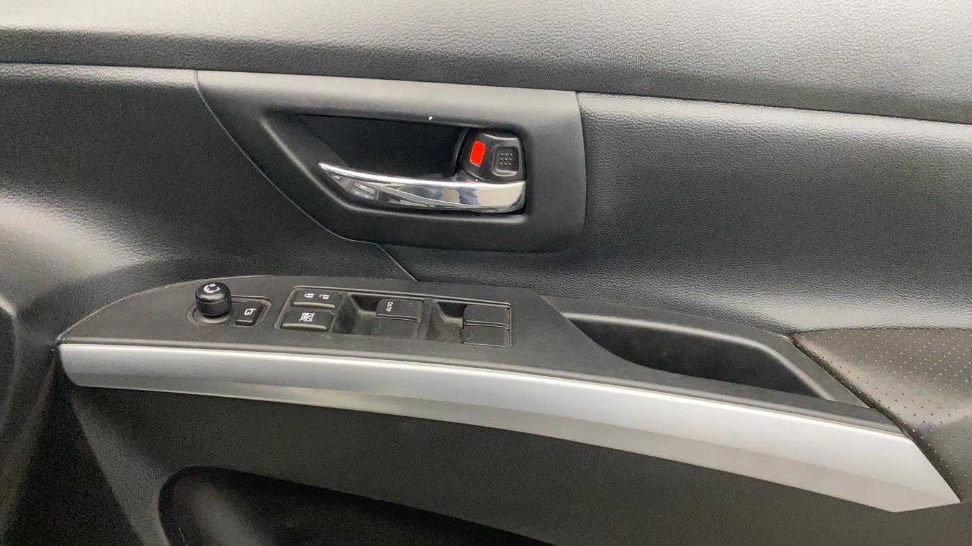 2021 Maruti S Cross ALPHA AT1.5, Petrol, Automatic, 51,013 km, Driver Side Door Panels Control