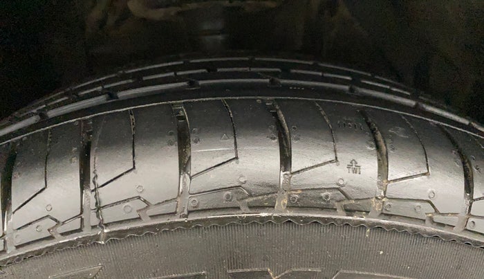 2021 Maruti S Cross ALPHA AT1.5, Petrol, Automatic, 51,013 km, Right Front Tyre Tread