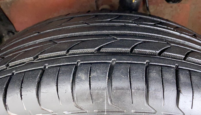 2009 Maruti Ritz ZXI, Petrol, Manual, 56,985 km, Left Front Tyre Tread
