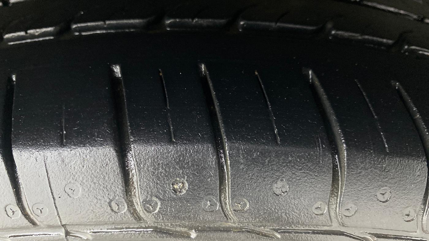 2015 Hyundai Verna FLUIDIC 1.6 CRDI SX 4S, Diesel, Manual, 60,691 km, Right Rear Tyre Tread