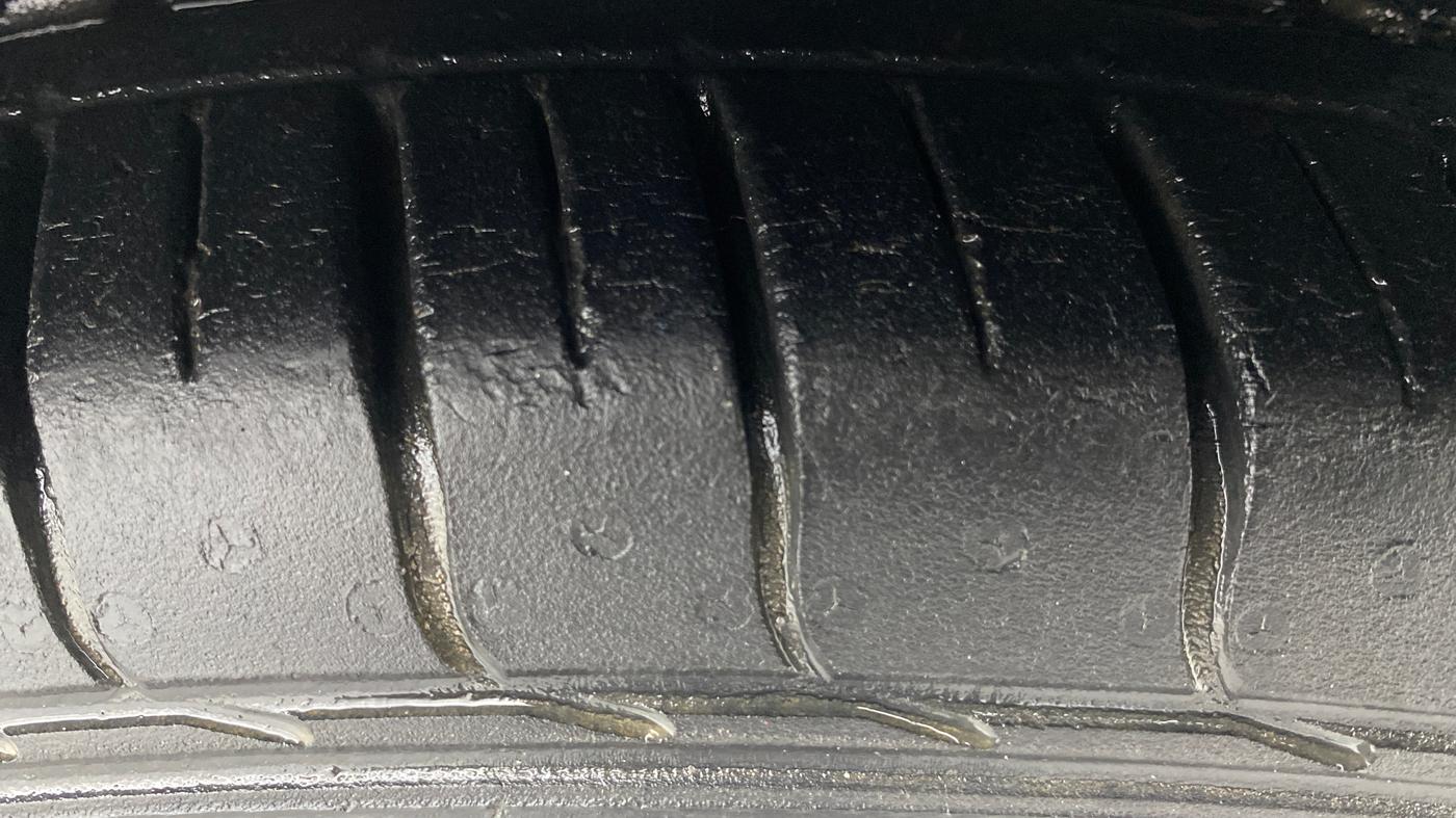 2015 Hyundai Verna FLUIDIC 1.6 CRDI SX 4S, Diesel, Manual, 60,691 km, Right Front Tyre Tread
