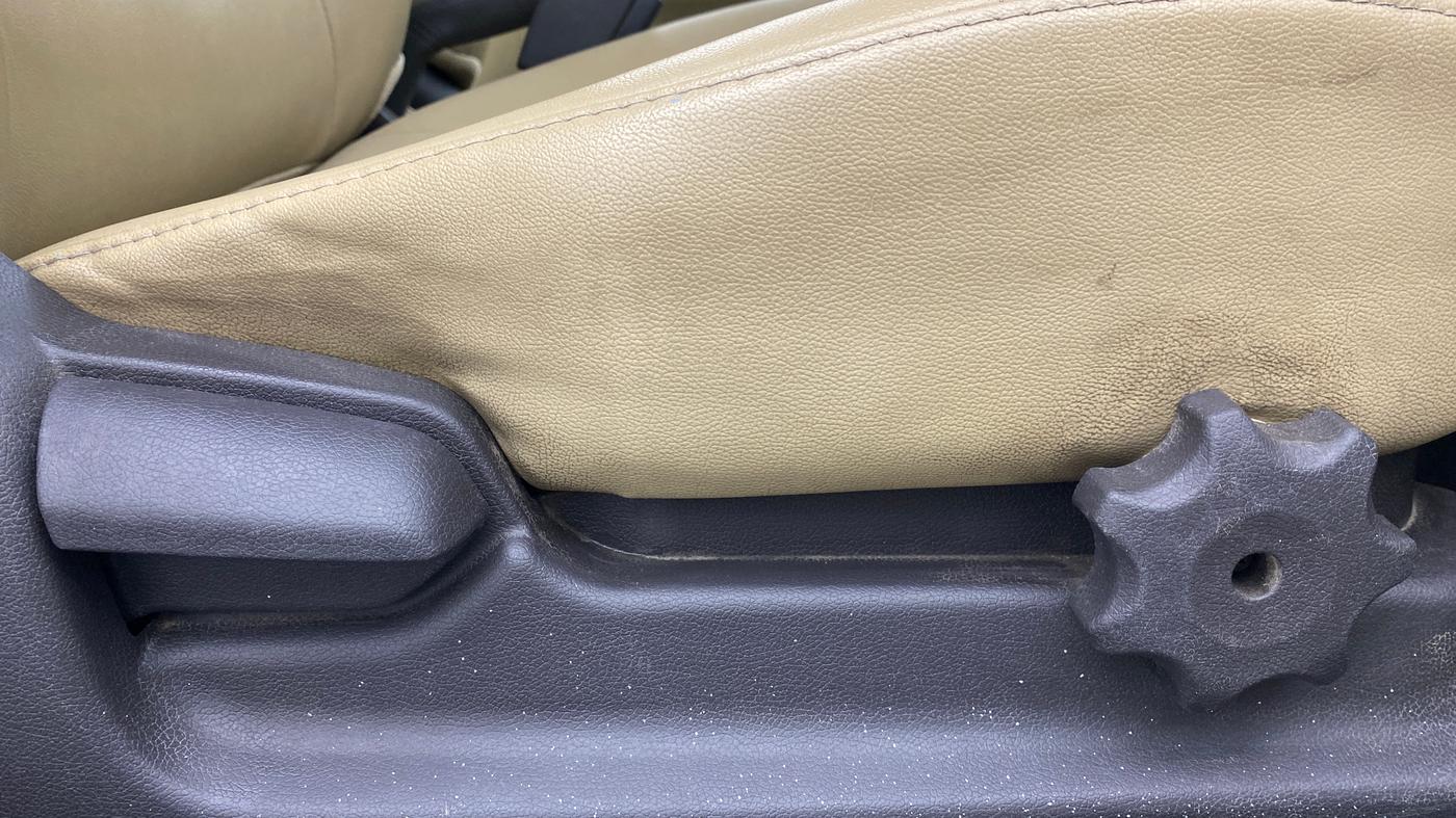 2015 Hyundai Verna FLUIDIC 1.6 CRDI SX 4S, Diesel, Manual, 60,691 km, Driver Side Adjustment Panel