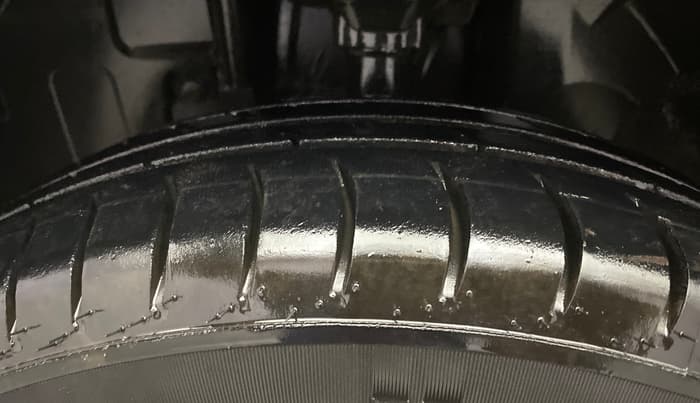 2016 Renault Kwid RXT 0.8, Petrol, Manual, 1,08,412 km, Left Front Tyre Tread