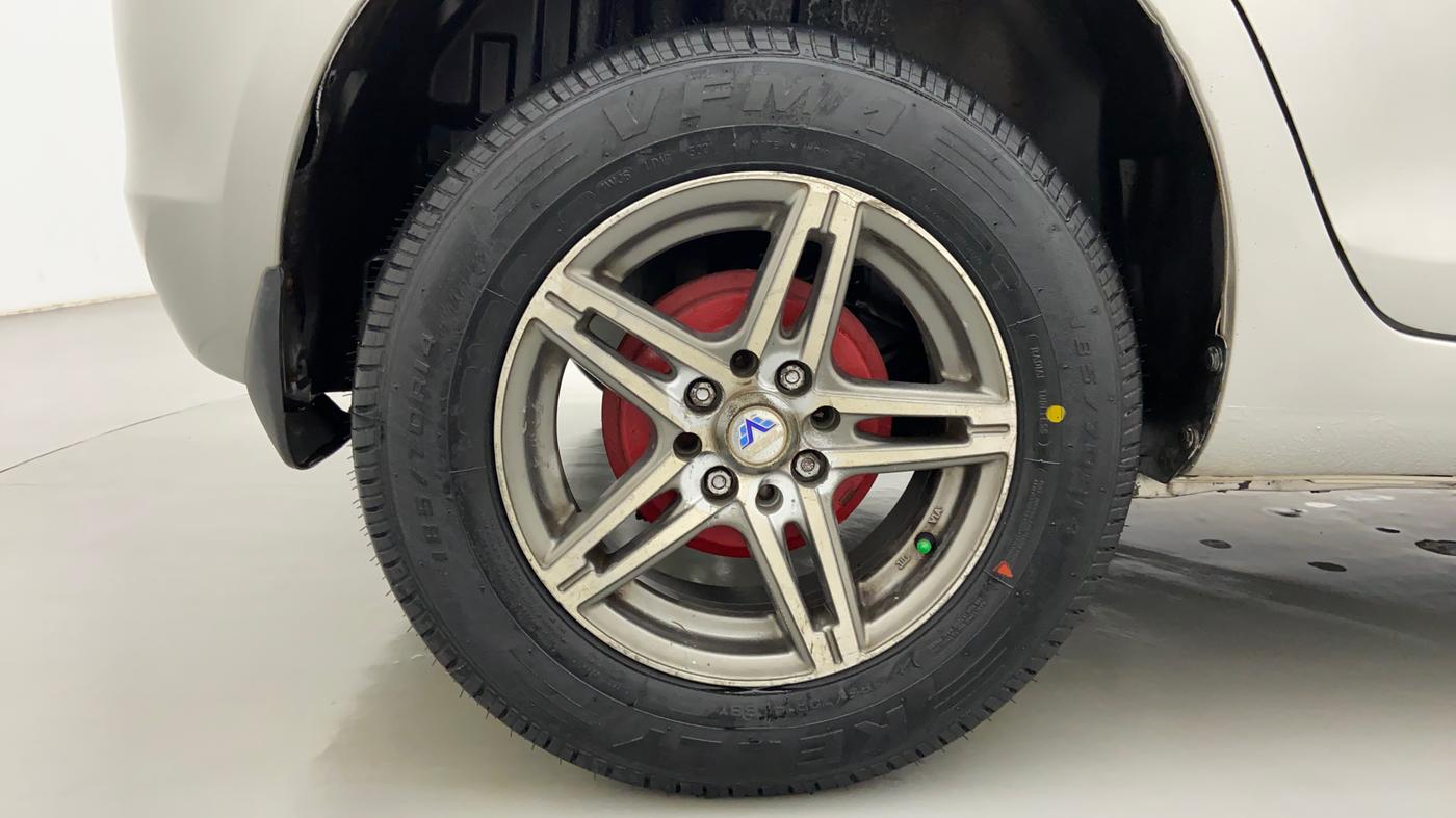 2012 Maruti Swift VDI, Diesel, Manual, 68,206 km, Right Rear Wheel