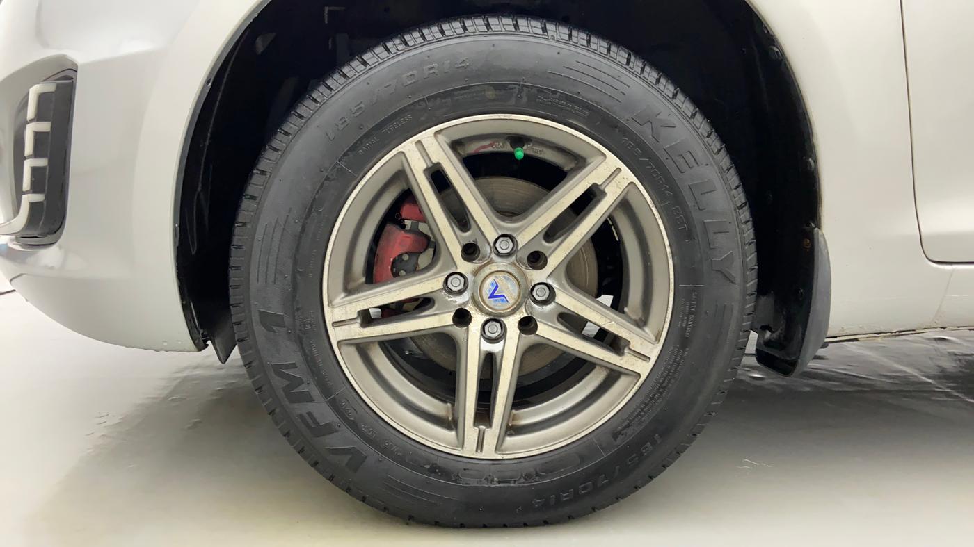 2012 Maruti Swift VDI, Diesel, Manual, 68,206 km, Left Front Wheel