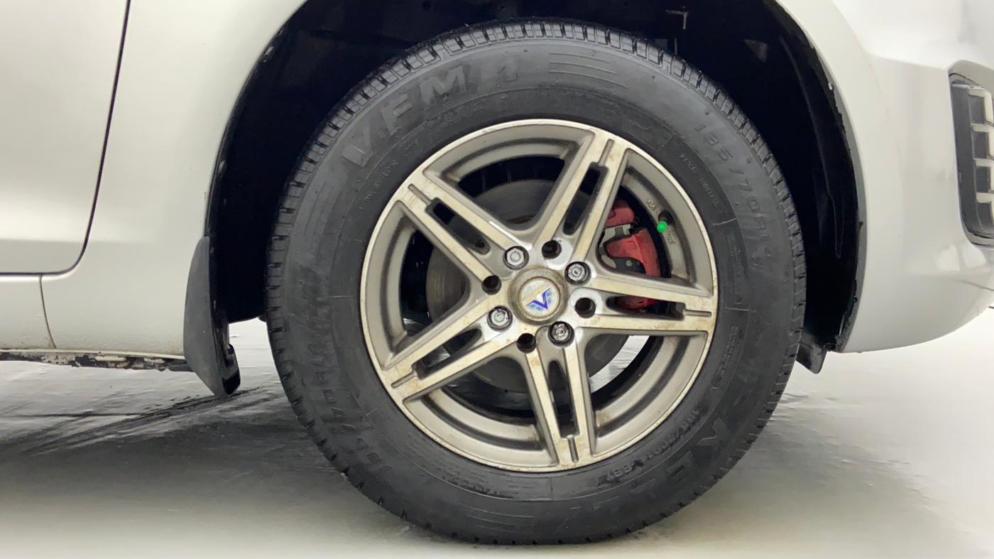2012 Maruti Swift VDI, Diesel, Manual, 68,206 km, Right Front Wheel