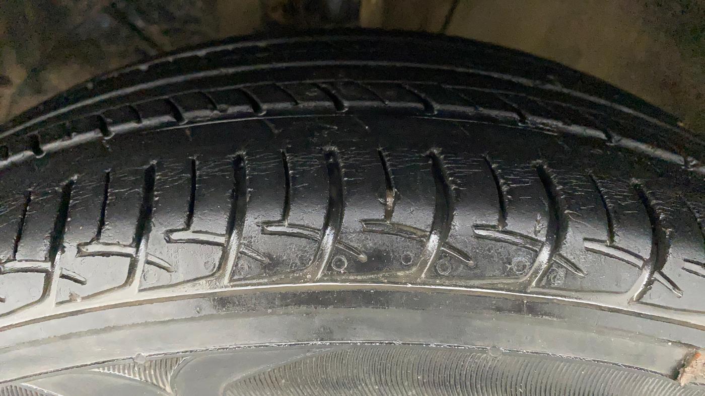 2019 Maruti Baleno DELTA PETROL 1.2, Petrol, Manual, 19,613 km, Left Front Tyre Tread
