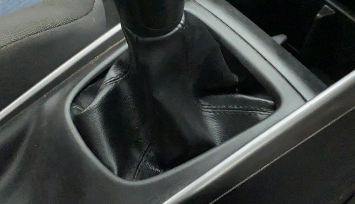 2019 Maruti Baleno DELTA PETROL 1.2, Petrol, Manual, 19,613 km, Gear lever - Boot cover slightly torn