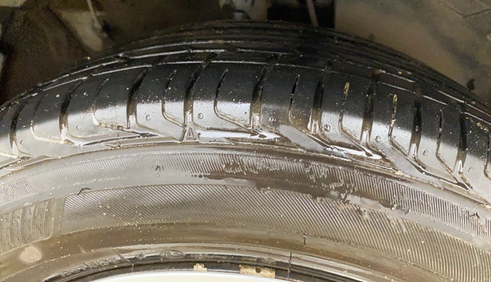 2021 KIA SONET HTX 1.5, Diesel, Manual, 69,633 km, Right Front Tyre Tread