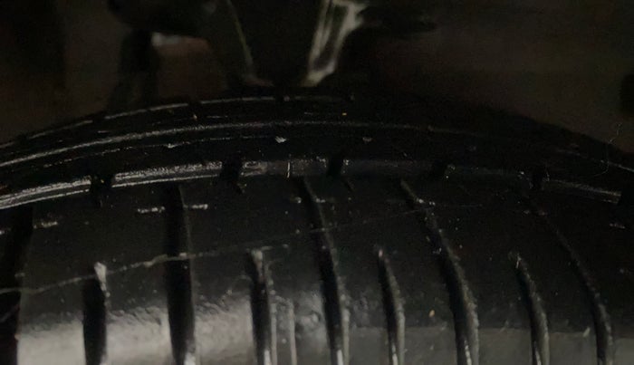 2014 Hyundai i10 ERA 1.1, Petrol, Manual, 36,950 km, Right Front Tyre Tread