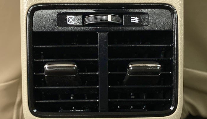 2017 Maruti Ciaz SIGMA 1.4 VVT, Petrol, Manual, 43,206 km, Rear AC Vents
