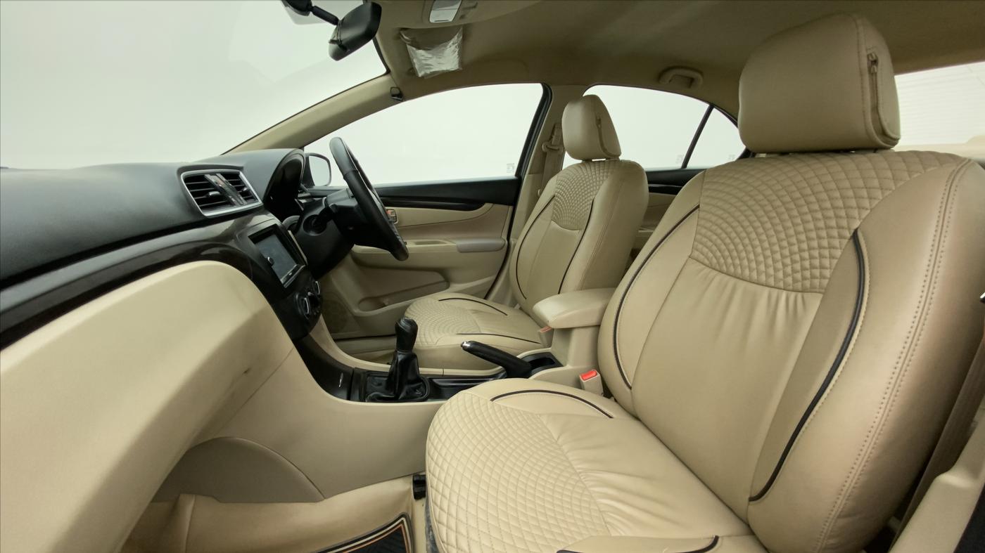 2017 Maruti Ciaz SIGMA 1.4 VVT, Petrol, Manual, 43,206 km, Right Side Front Door Cabin